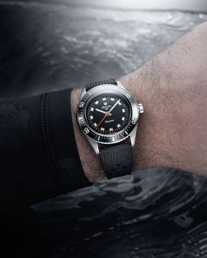 Aquamar Black | 32068A17 - The Independent CollectiveAquamar Black | 32068A17 