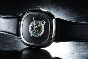 SEVENFRIDAY PG1/01 GMT - The Independent CollectiveSEVENFRIDAY PG1/01 GMT PG1/01