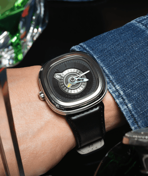 SEVENFRIDAY PG1/01 GMT - The Independent CollectiveSEVENFRIDAY PG1/01 GMT PG1/01