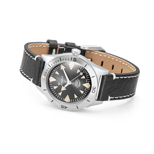 Super Squale Black Big Arrow | SUPERSSABK.PN - The Independent Collective SUPERSSABK.PN