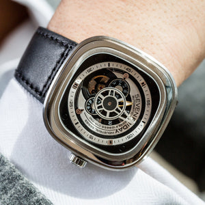 SEVENFRIDAY P1B/01 ESSENCE - The Independent CollectiveSEVENFRIDAY P1B/01 ESSENCE - The Independent Collective Watches P1B01