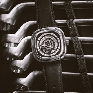 SEVENFRIDAY P1B/01 ESSENCE - The Independent CollectiveSEVENFRIDAY P1B/01 ESSENCE - The Independent Collective Watches P1B01
