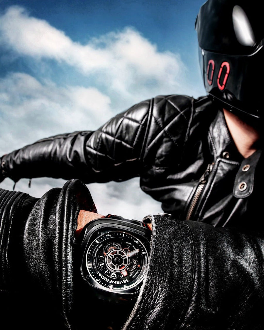 SEVENFRIDAY P3C/02: RACER III - The Independent CollectiveSEVENFRIDAY P3C/02 RACER III - The Independent Collective Watches