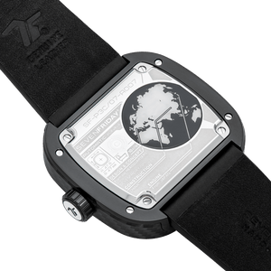 SEVENFRIDAY P3C/07 : WHITE CARBON - The Independent CollectiveSEVENFRIDAY P3C/07 : WHITE CARBON P3C07
